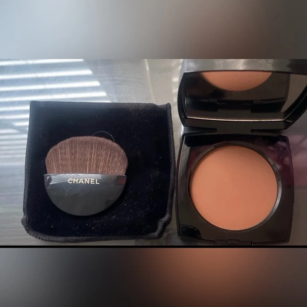 Chanel Les Beiges Healthy Glow Sheer Powder (BR132)